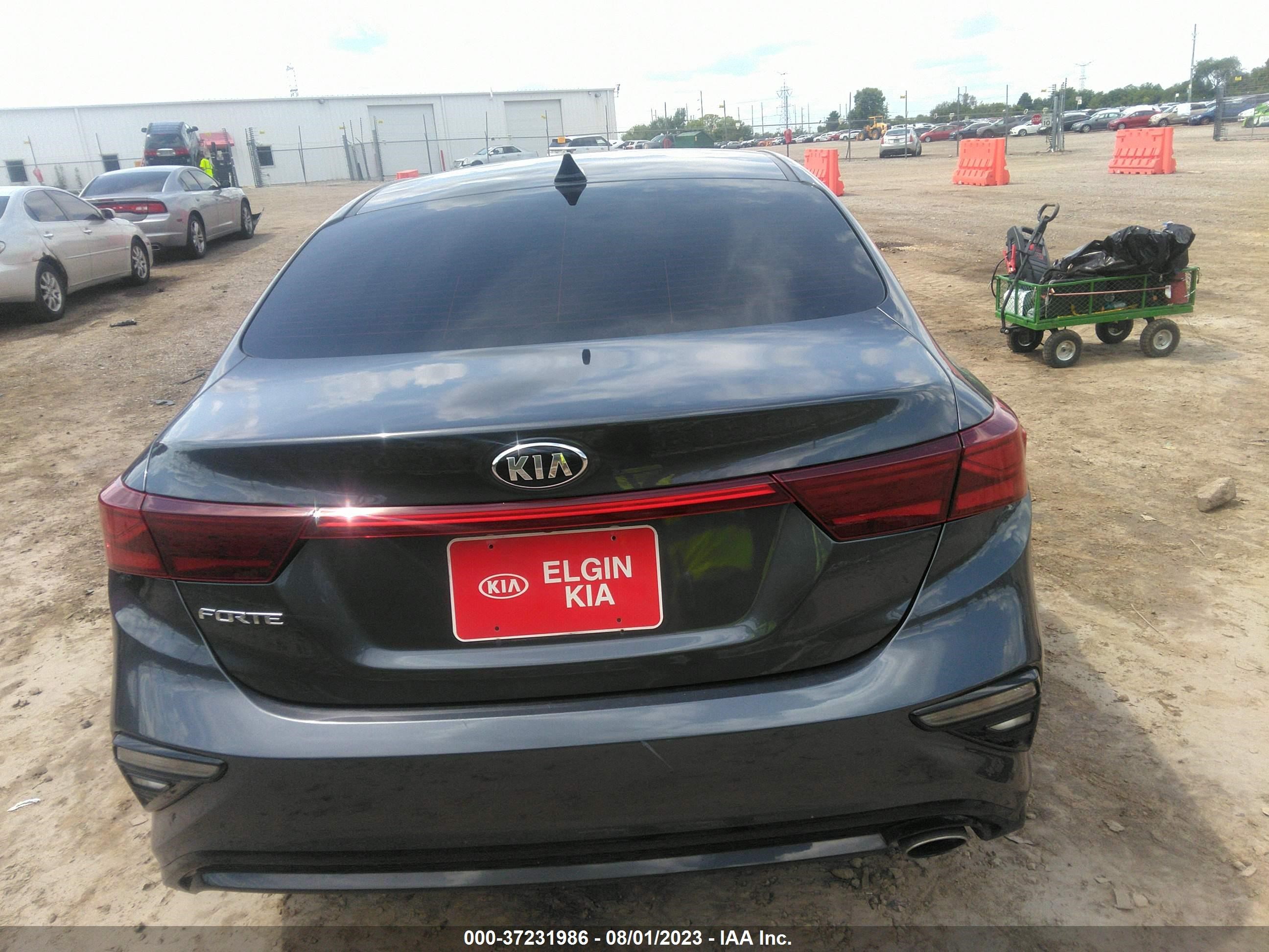 Photo 15 VIN: 3KPF24AD8ME388556 - KIA FORTE 