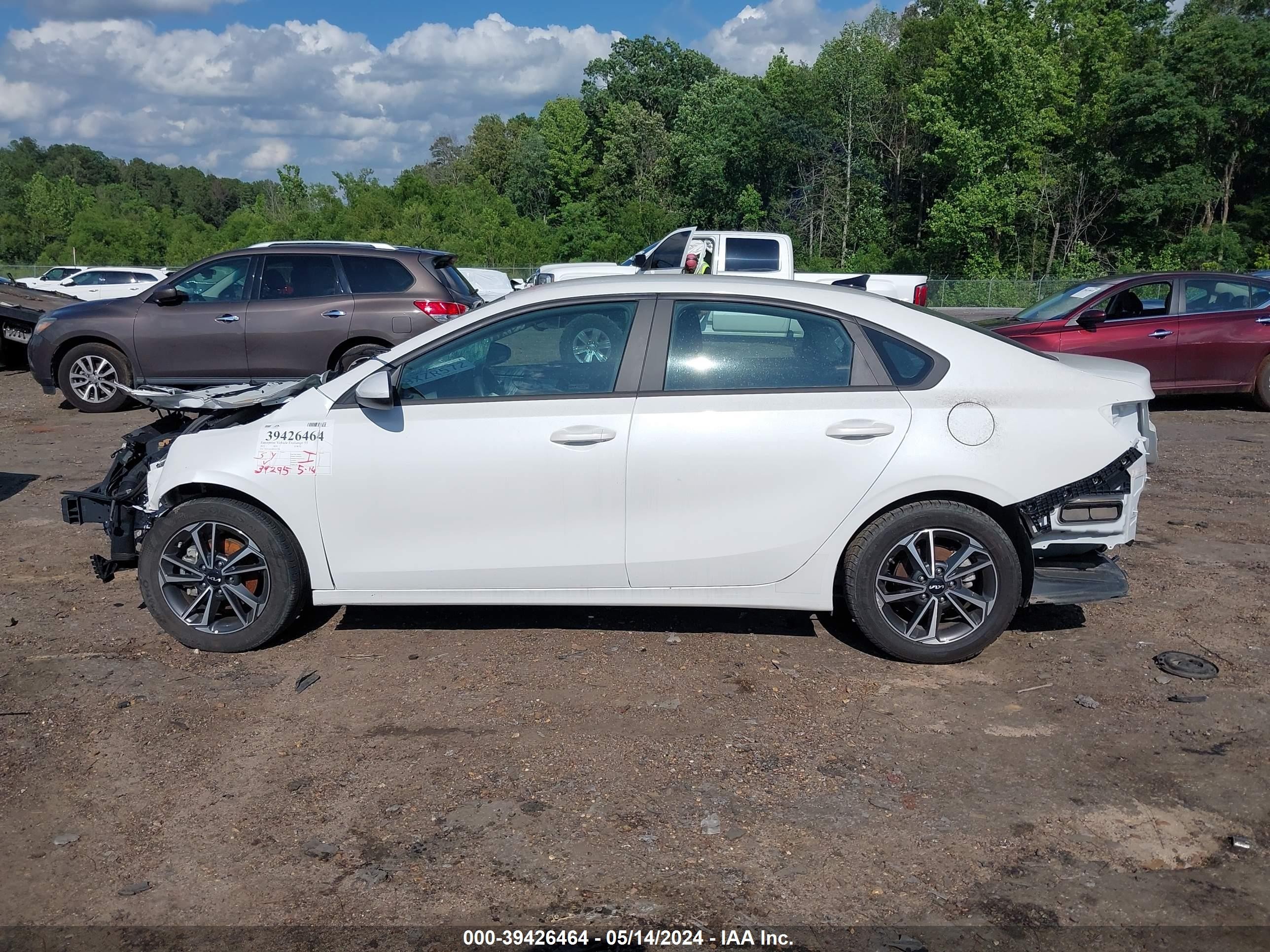 Photo 13 VIN: 3KPF24AD8NE417796 - KIA FORTE 