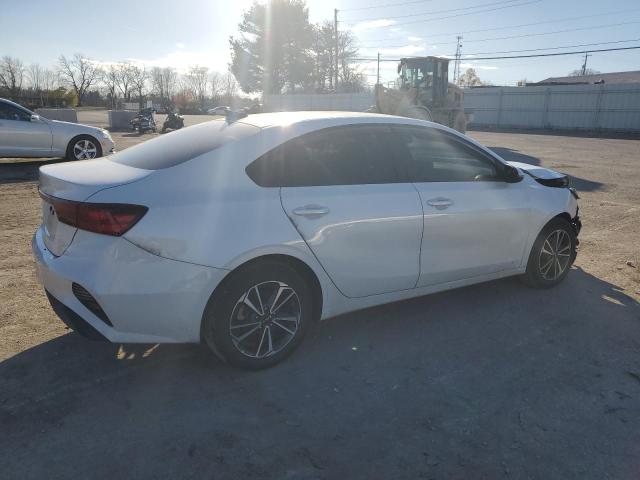 Photo 2 VIN: 3KPF24AD8NE424831 - KIA FORTE 