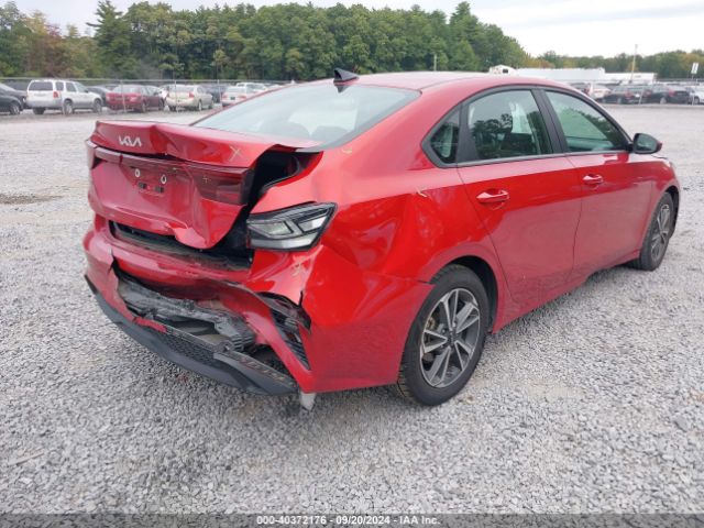 Photo 3 VIN: 3KPF24AD8NE450121 - KIA FORTE 