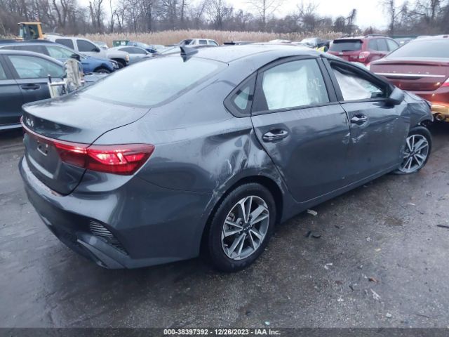 Photo 3 VIN: 3KPF24AD8NE493907 - KIA FORTE 