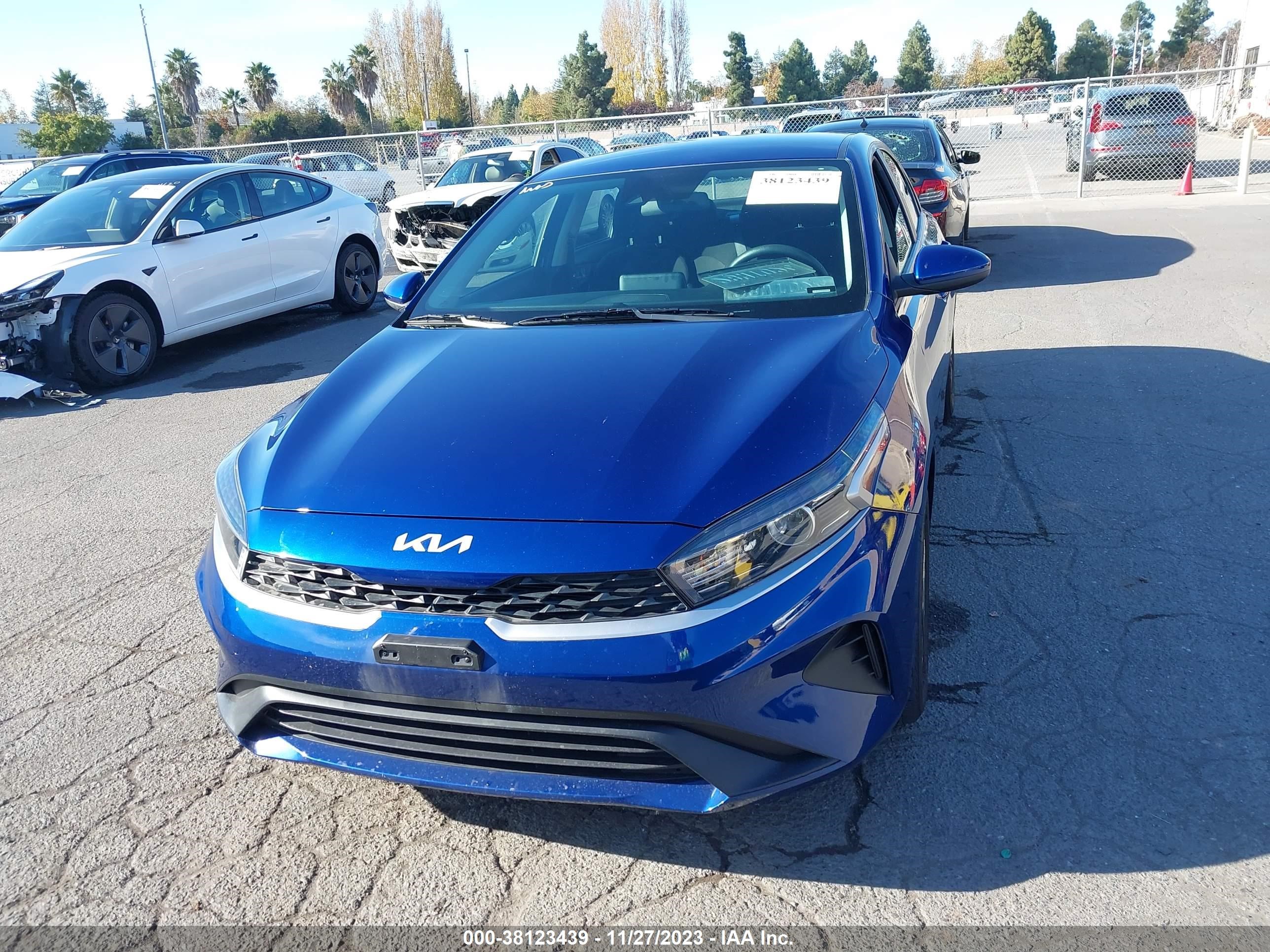 Photo 11 VIN: 3KPF24AD8NE497388 - KIA FORTE 