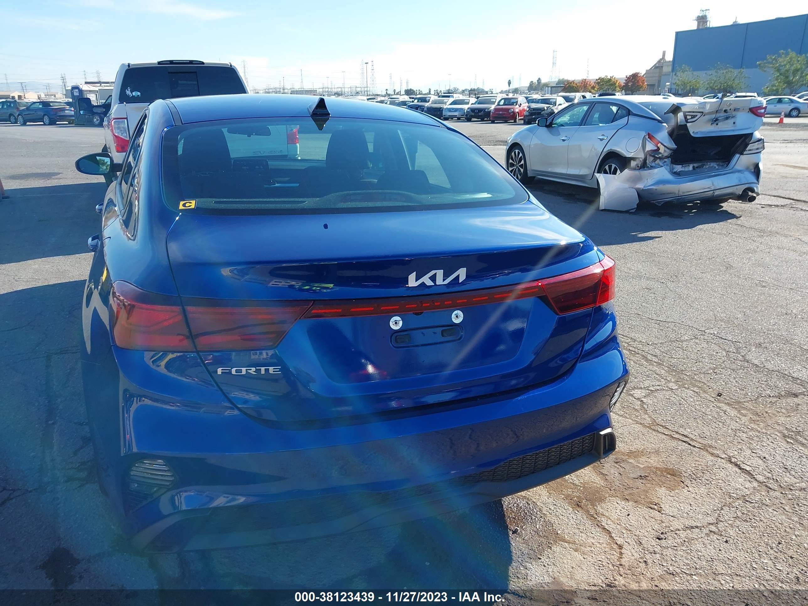 Photo 15 VIN: 3KPF24AD8NE497388 - KIA FORTE 