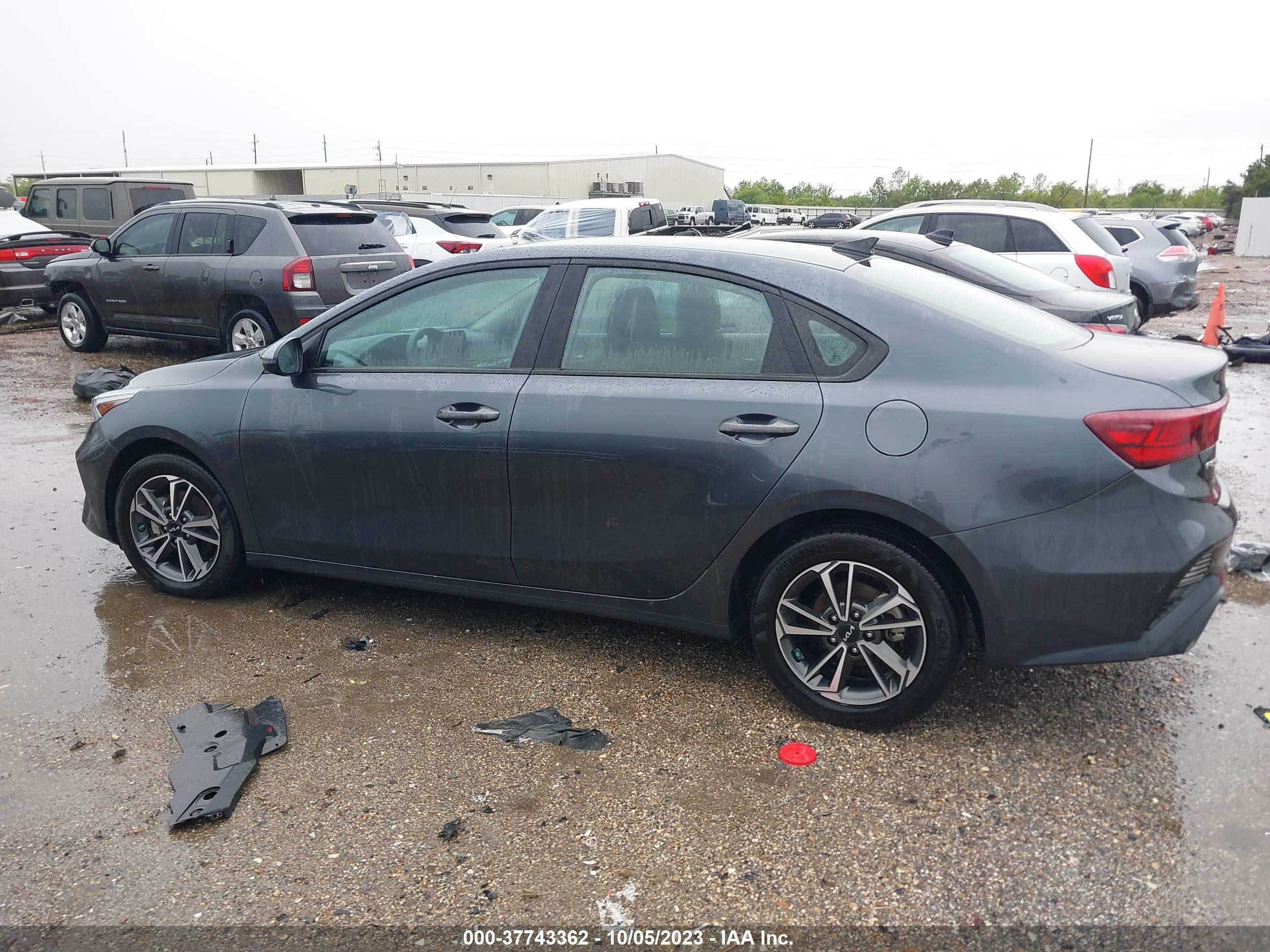 Photo 13 VIN: 3KPF24AD8PE566163 - KIA FORTE 