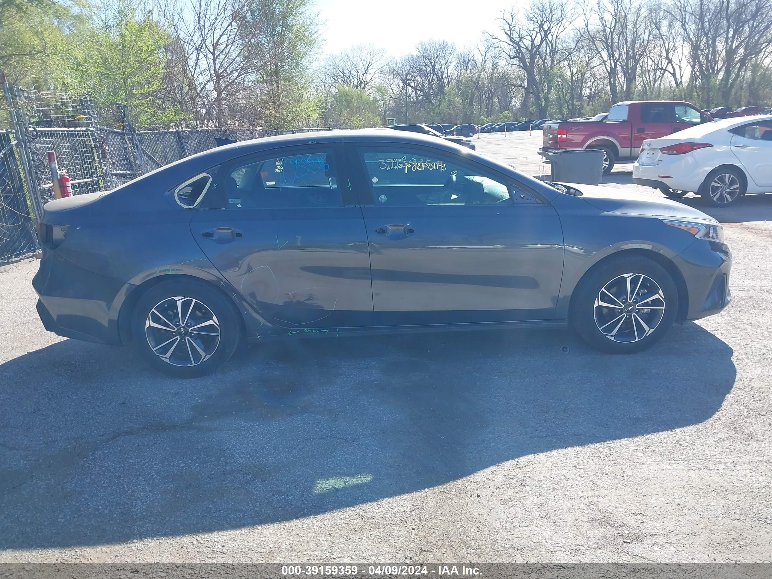 Photo 13 VIN: 3KPF24AD8PE577860 - KIA FORTE 