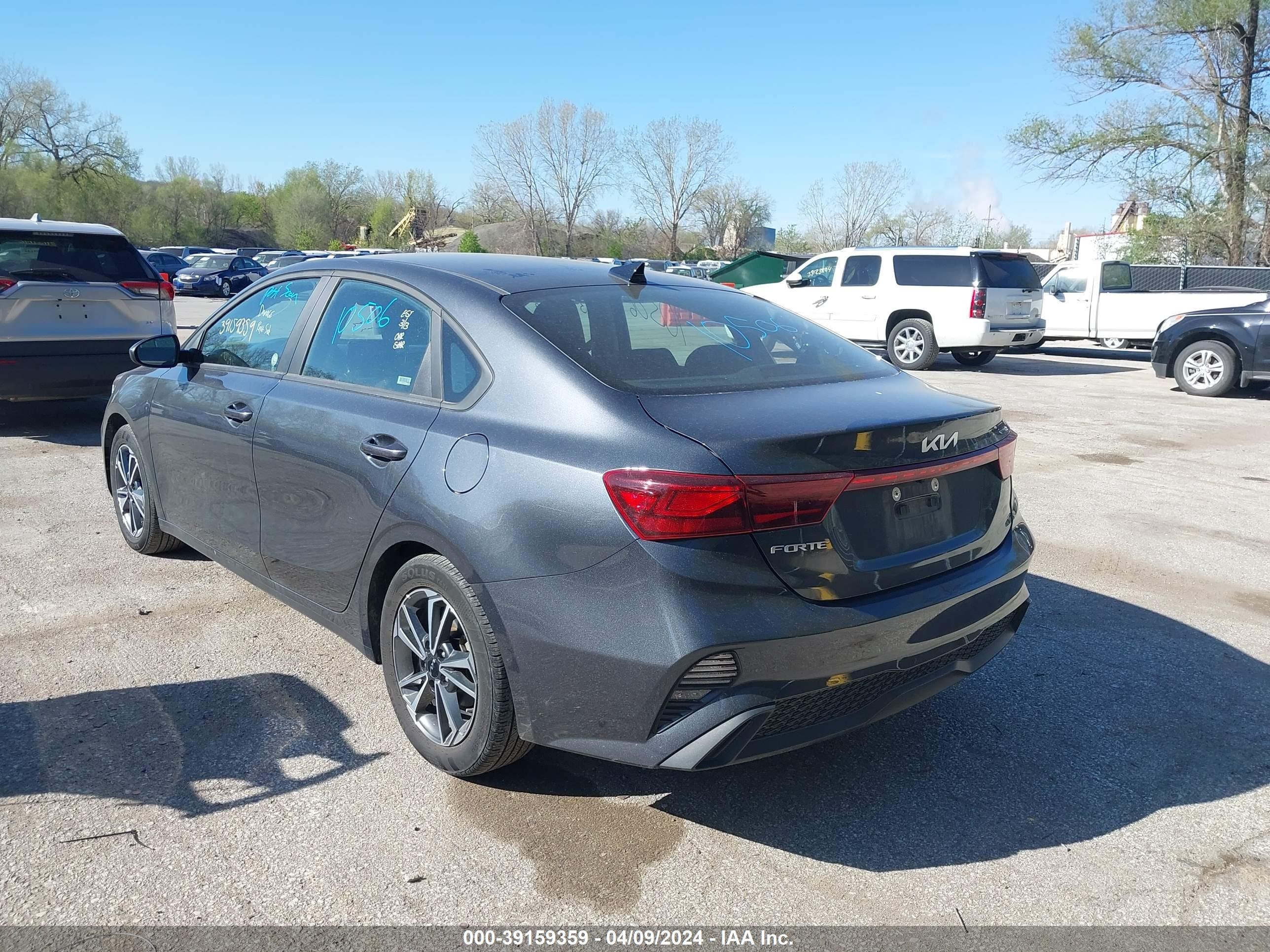 Photo 2 VIN: 3KPF24AD8PE577860 - KIA FORTE 