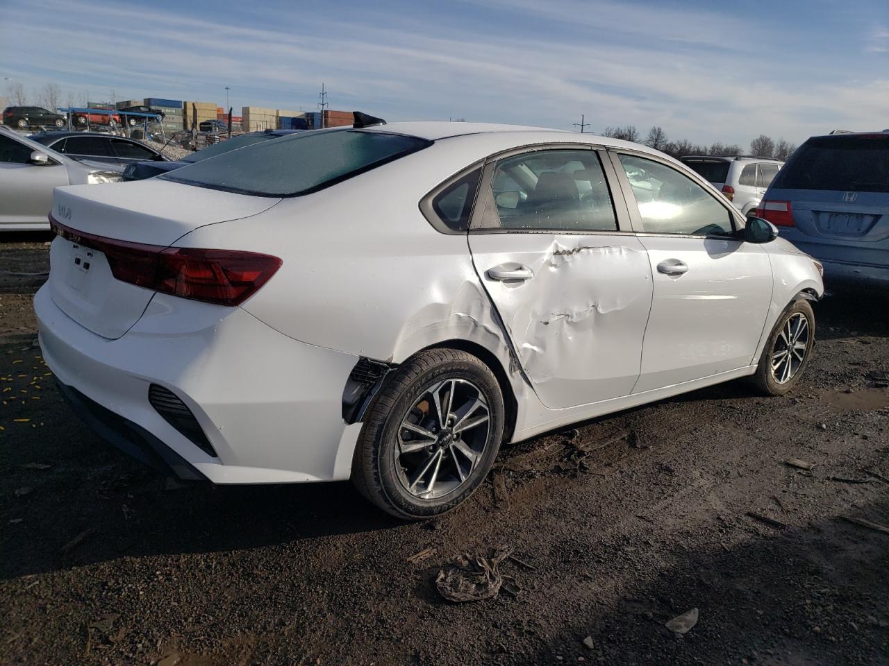 Photo 2 VIN: 3KPF24AD8PE579883 - KIA FORTE 