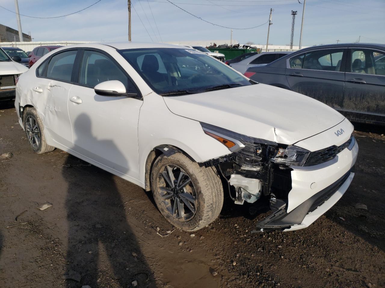 Photo 3 VIN: 3KPF24AD8PE579883 - KIA FORTE 