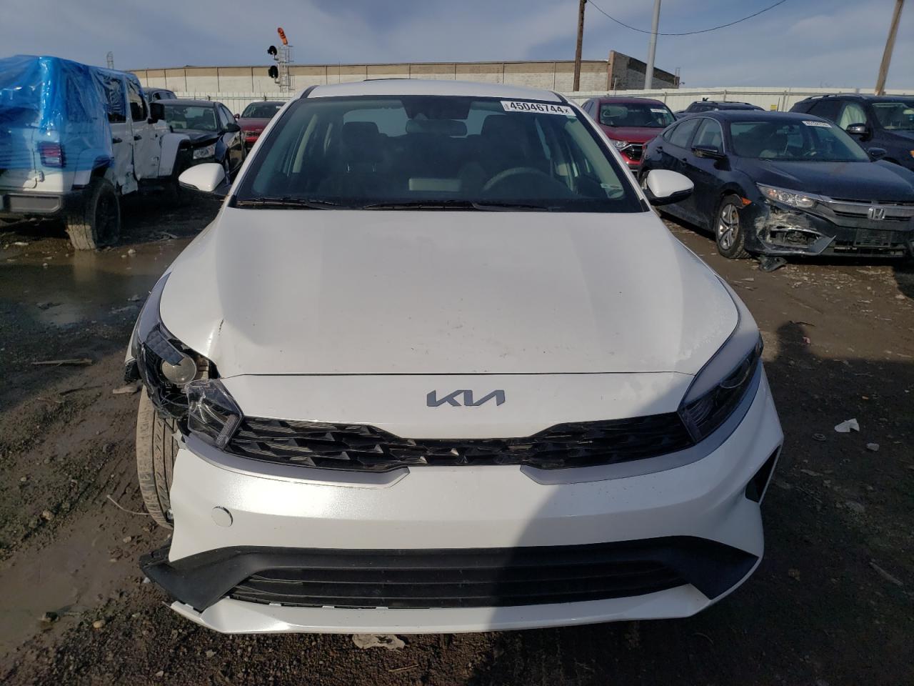 Photo 4 VIN: 3KPF24AD8PE579883 - KIA FORTE 