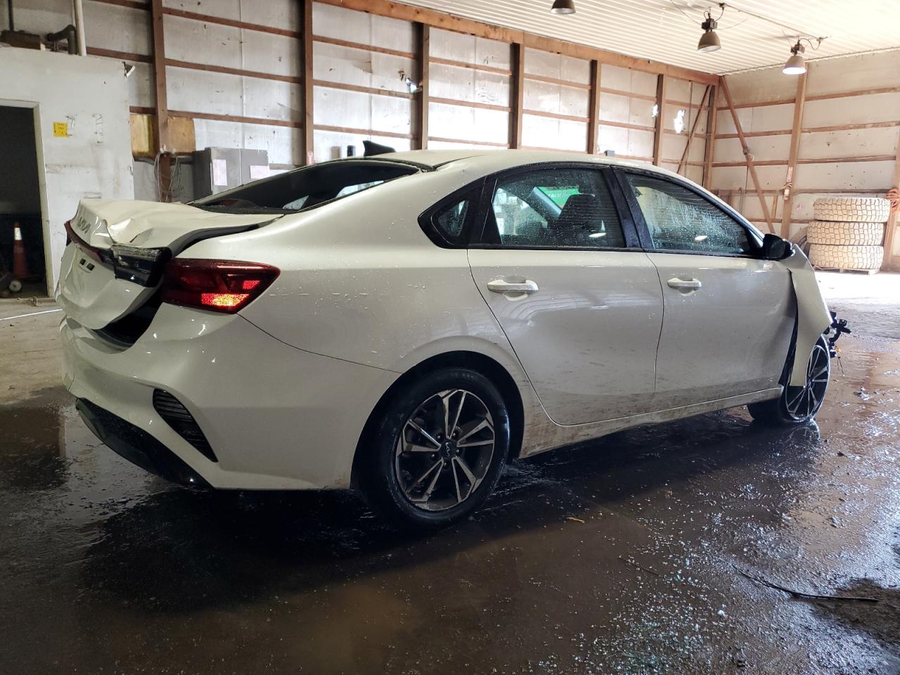 Photo 2 VIN: 3KPF24AD8PE623123 - KIA FORTE 