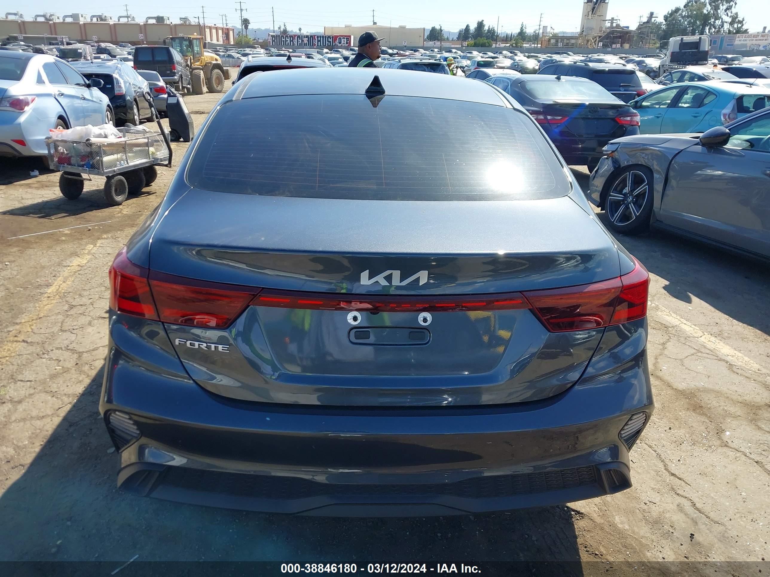 Photo 16 VIN: 3KPF24AD8PE648779 - KIA FORTE 