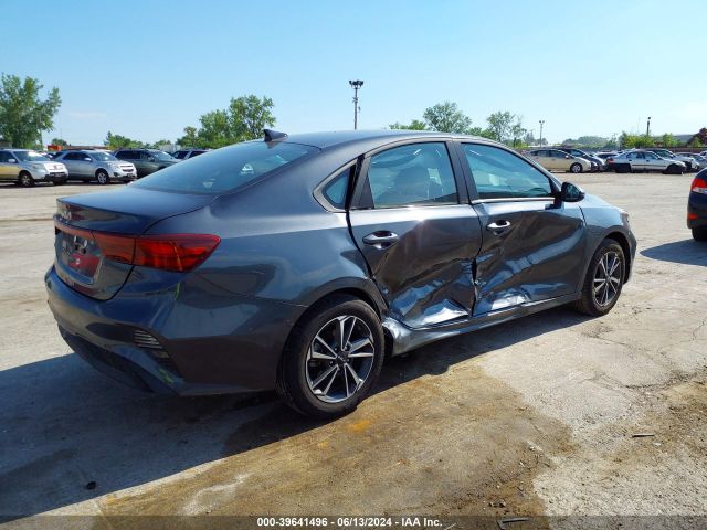 Photo 3 VIN: 3KPF24AD8PE657854 - KIA FORTE 