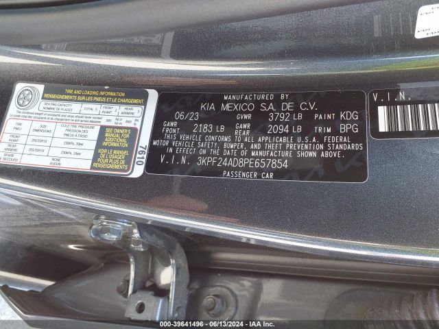 Photo 8 VIN: 3KPF24AD8PE657854 - KIA FORTE 