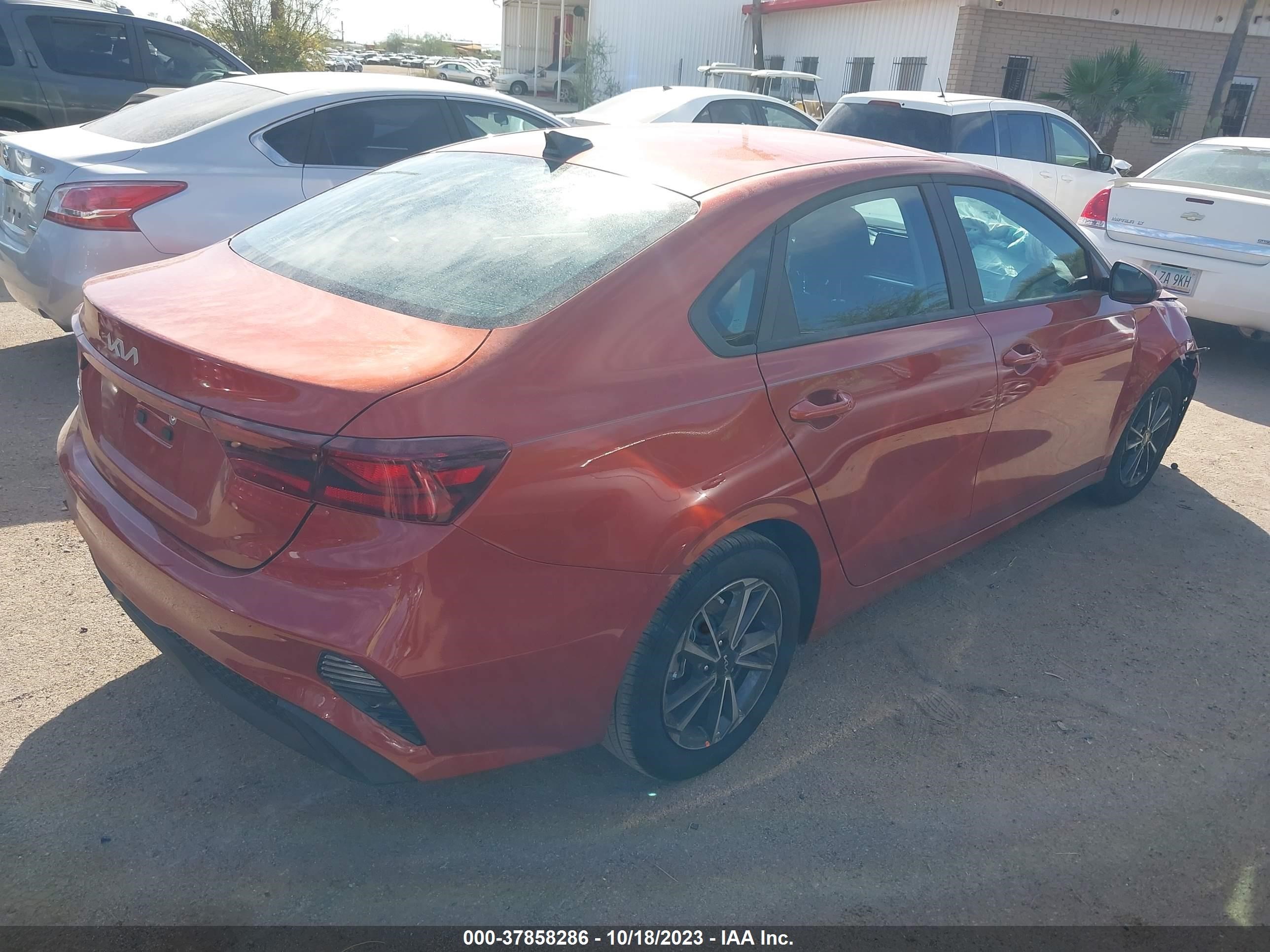 Photo 3 VIN: 3KPF24AD8PE680065 - KIA FORTE 