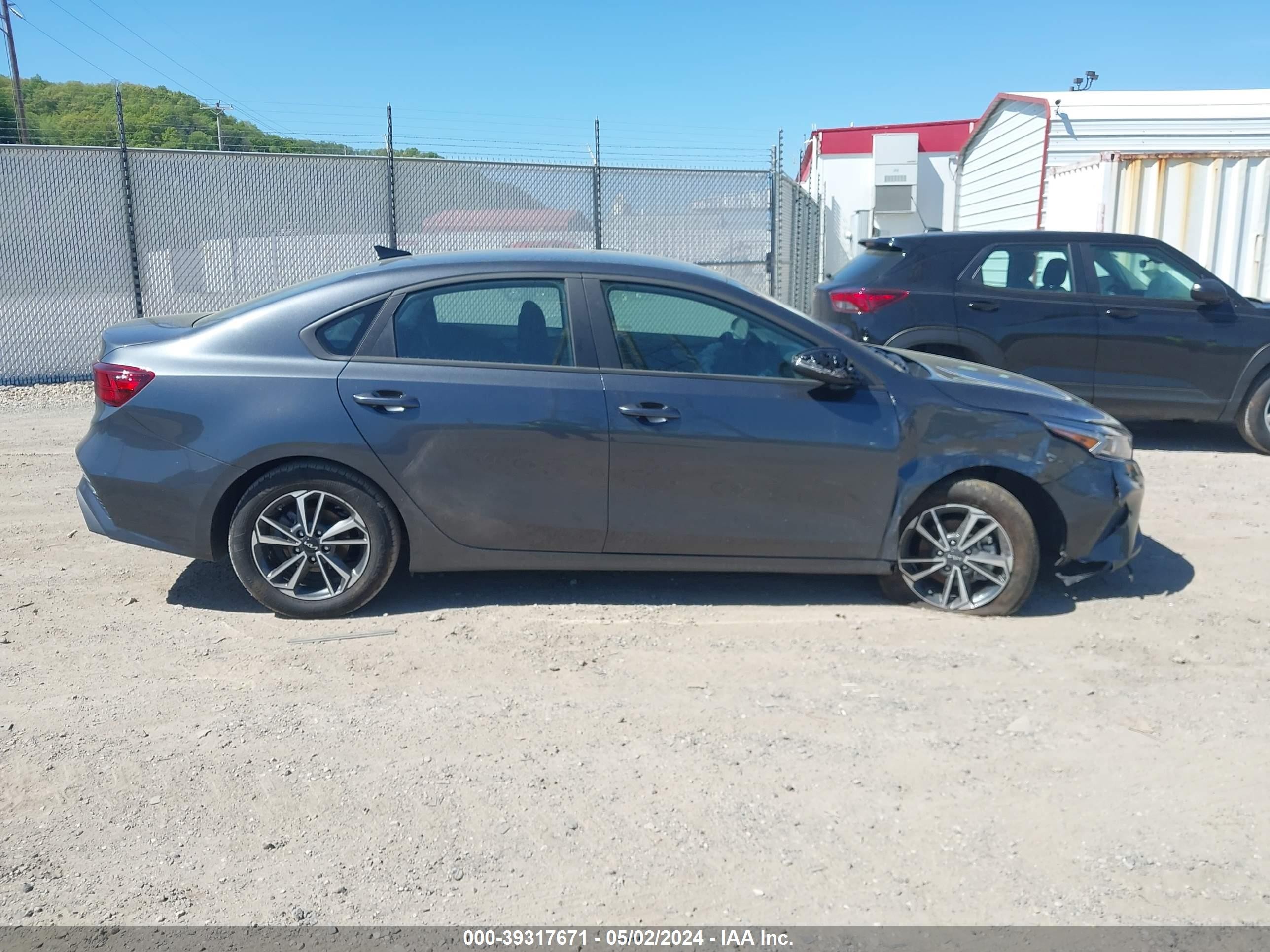 Photo 12 VIN: 3KPF24AD8PE694192 - KIA FORTE 