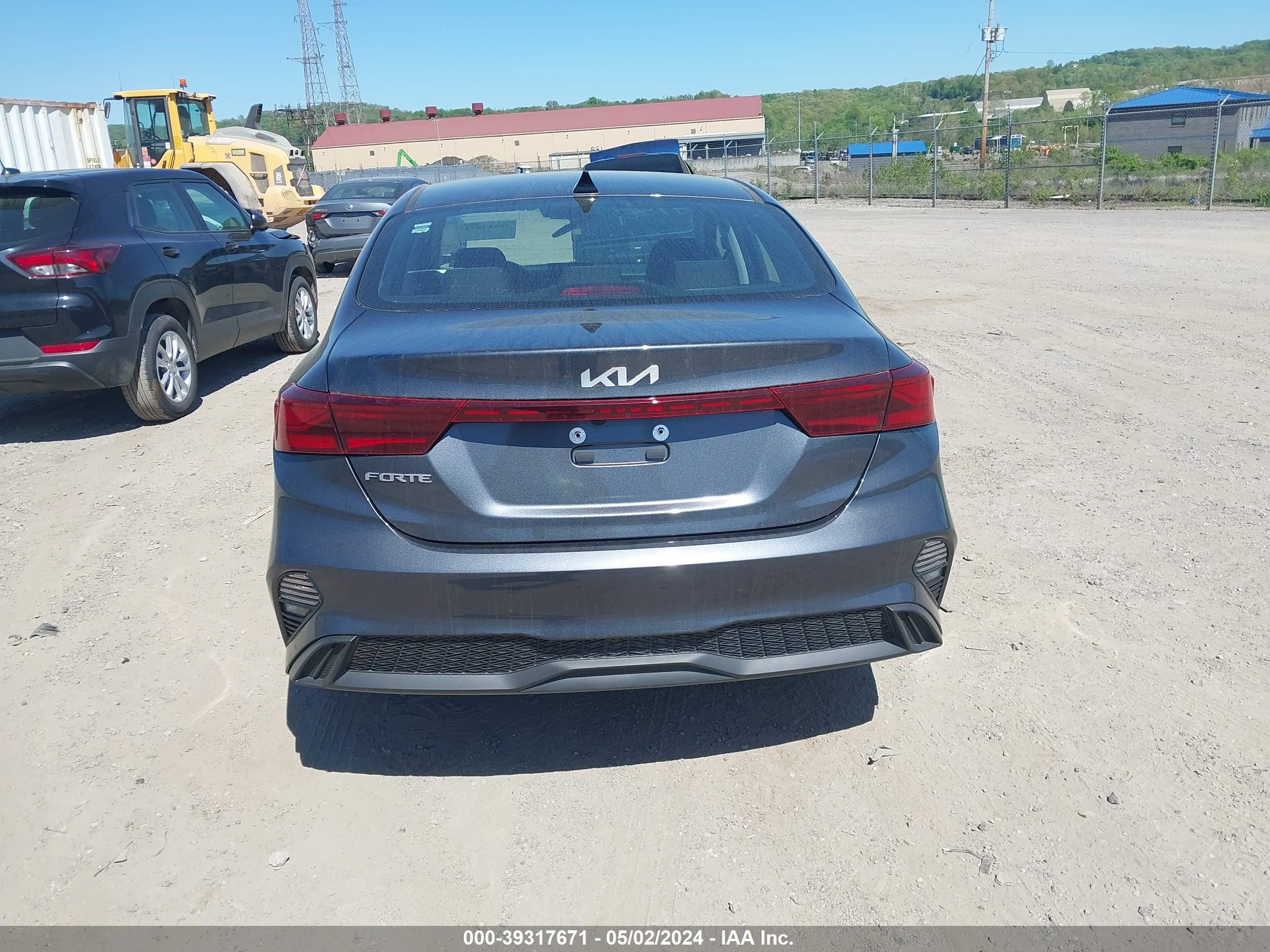 Photo 15 VIN: 3KPF24AD8PE694192 - KIA FORTE 