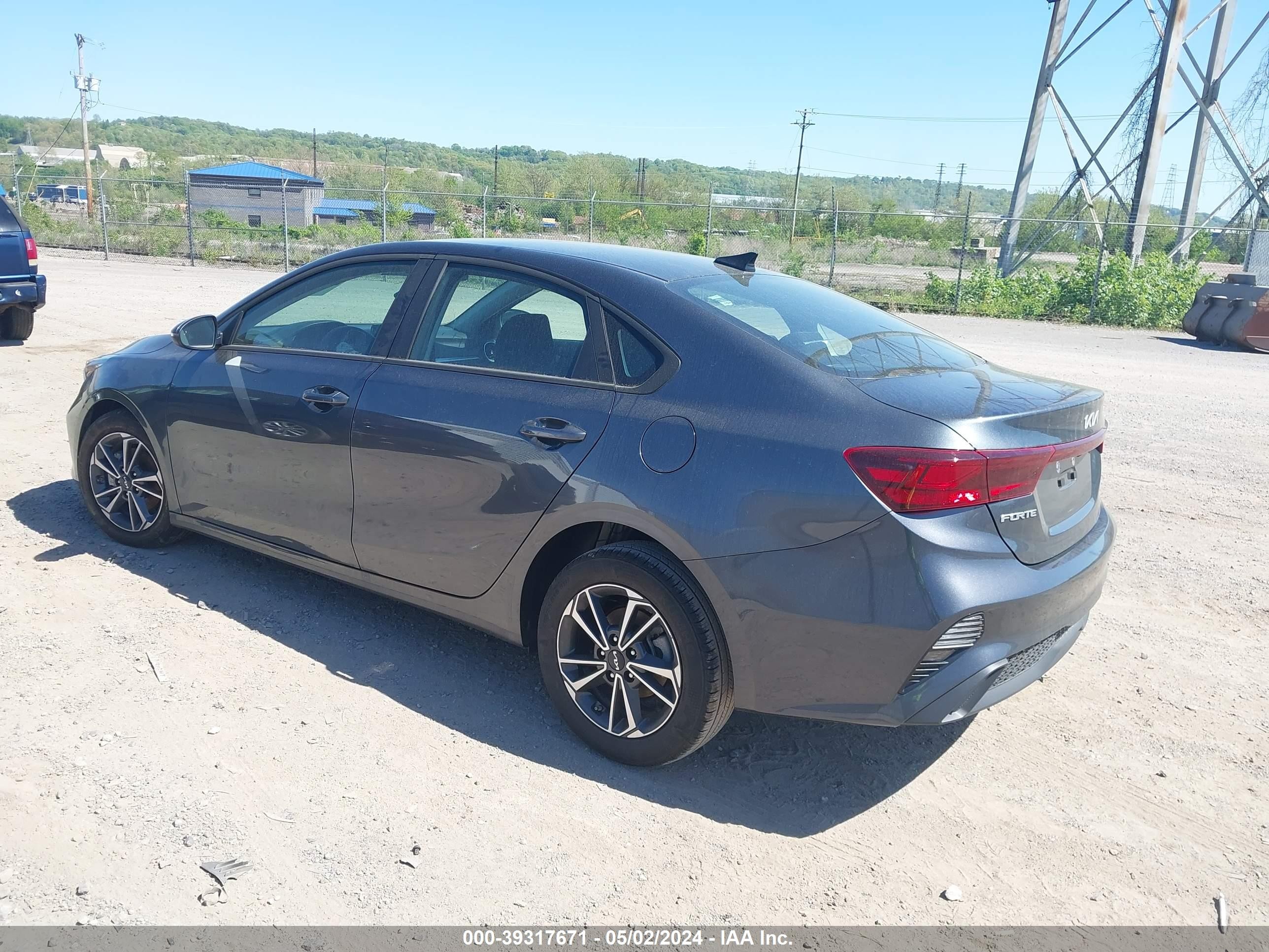 Photo 2 VIN: 3KPF24AD8PE694192 - KIA FORTE 