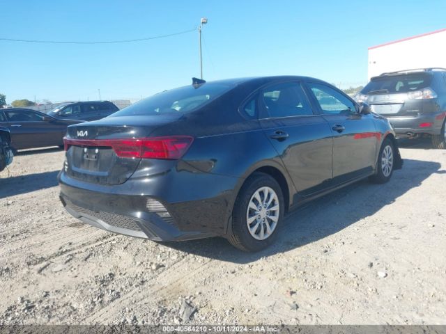 Photo 3 VIN: 3KPF24AD8RE711415 - KIA FORTE 