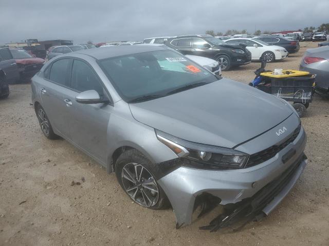 Photo 3 VIN: 3KPF24AD8RE714637 - KIA FORTE LX 