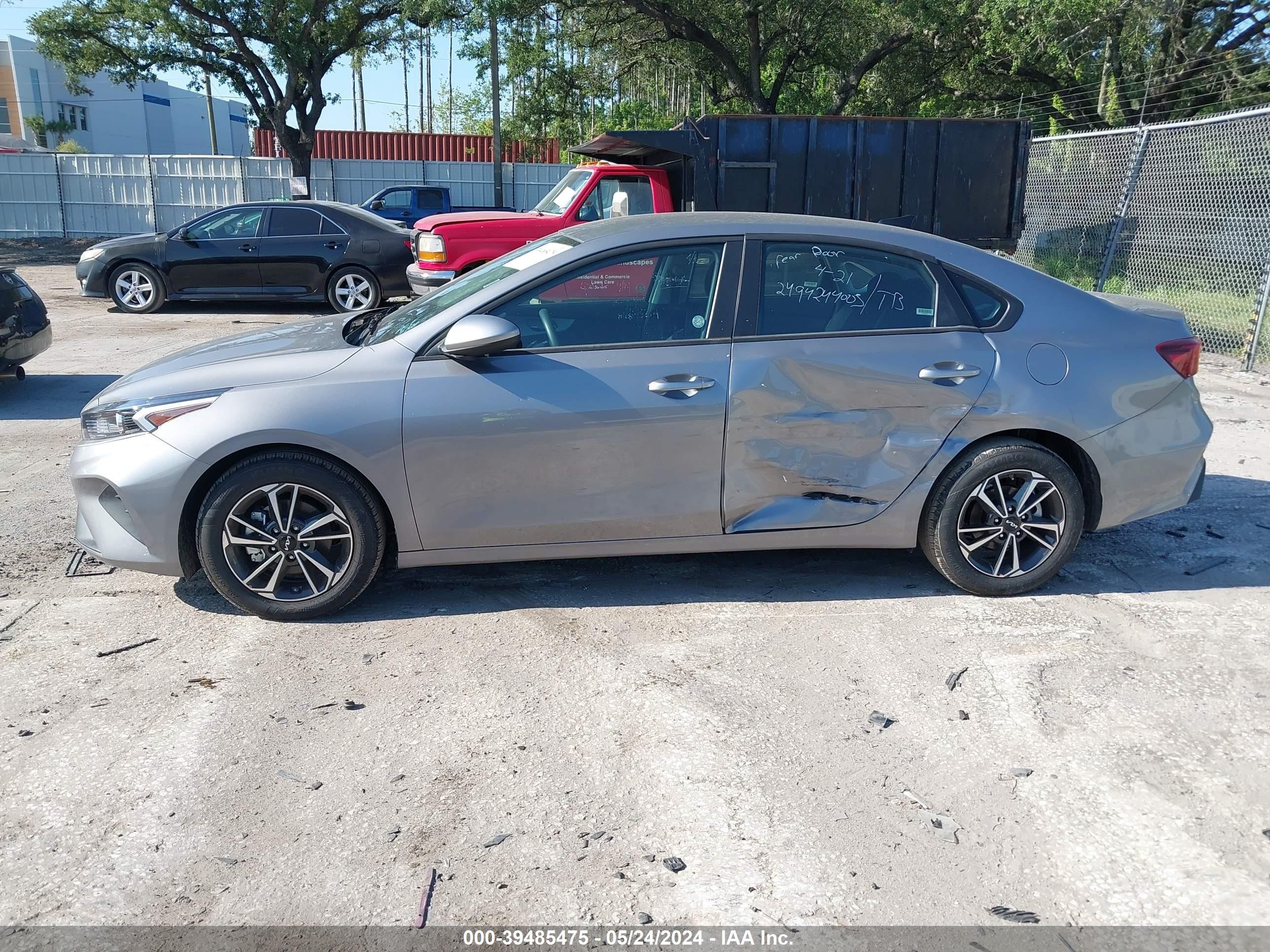 Photo 13 VIN: 3KPF24AD8RE728098 - KIA FORTE 