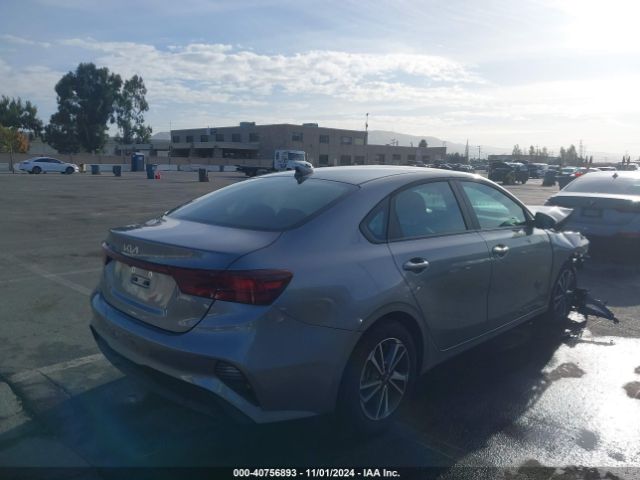 Photo 3 VIN: 3KPF24AD8RE748142 - KIA FORTE 