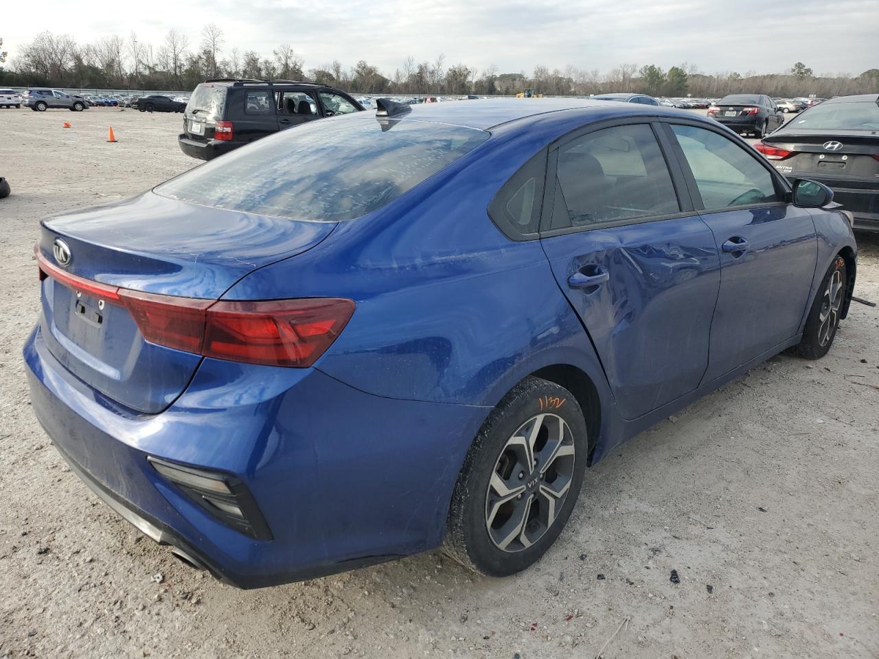 Photo 2 VIN: 3KPF24AD9KE067655 - KIA FORTE 