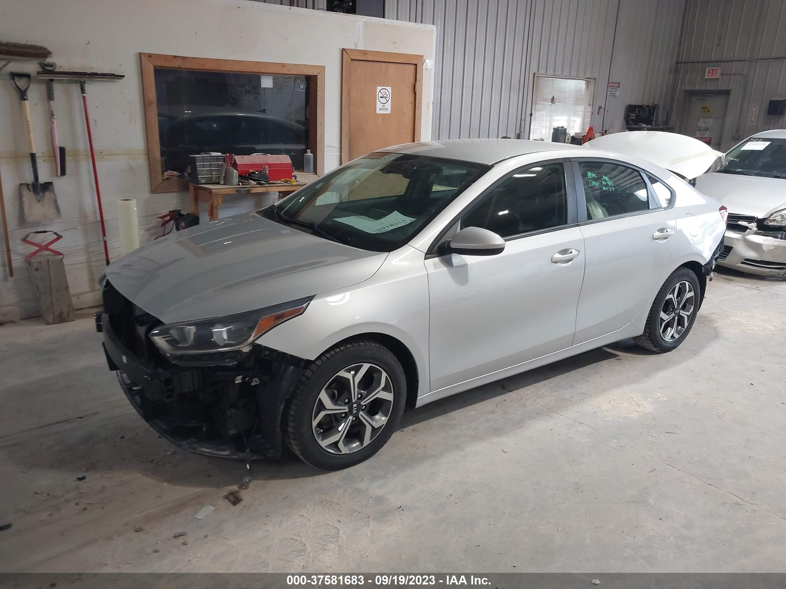 Photo 1 VIN: 3KPF24AD9KE112108 - KIA FORTE 