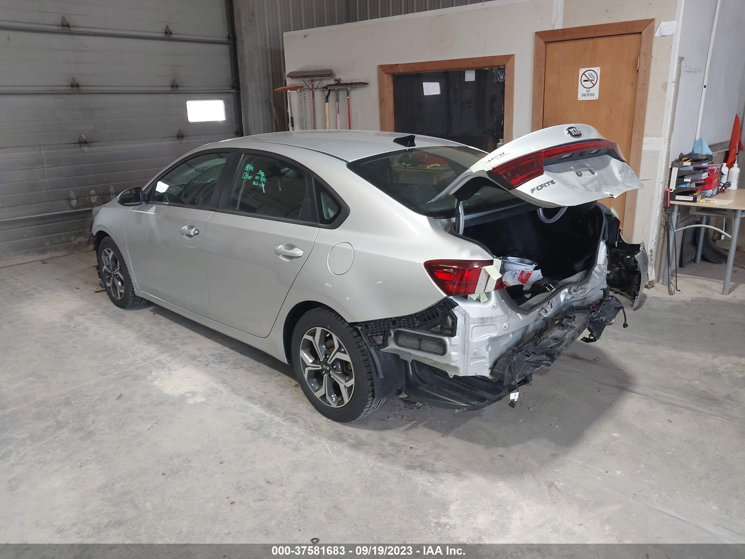 Photo 2 VIN: 3KPF24AD9KE112108 - KIA FORTE 