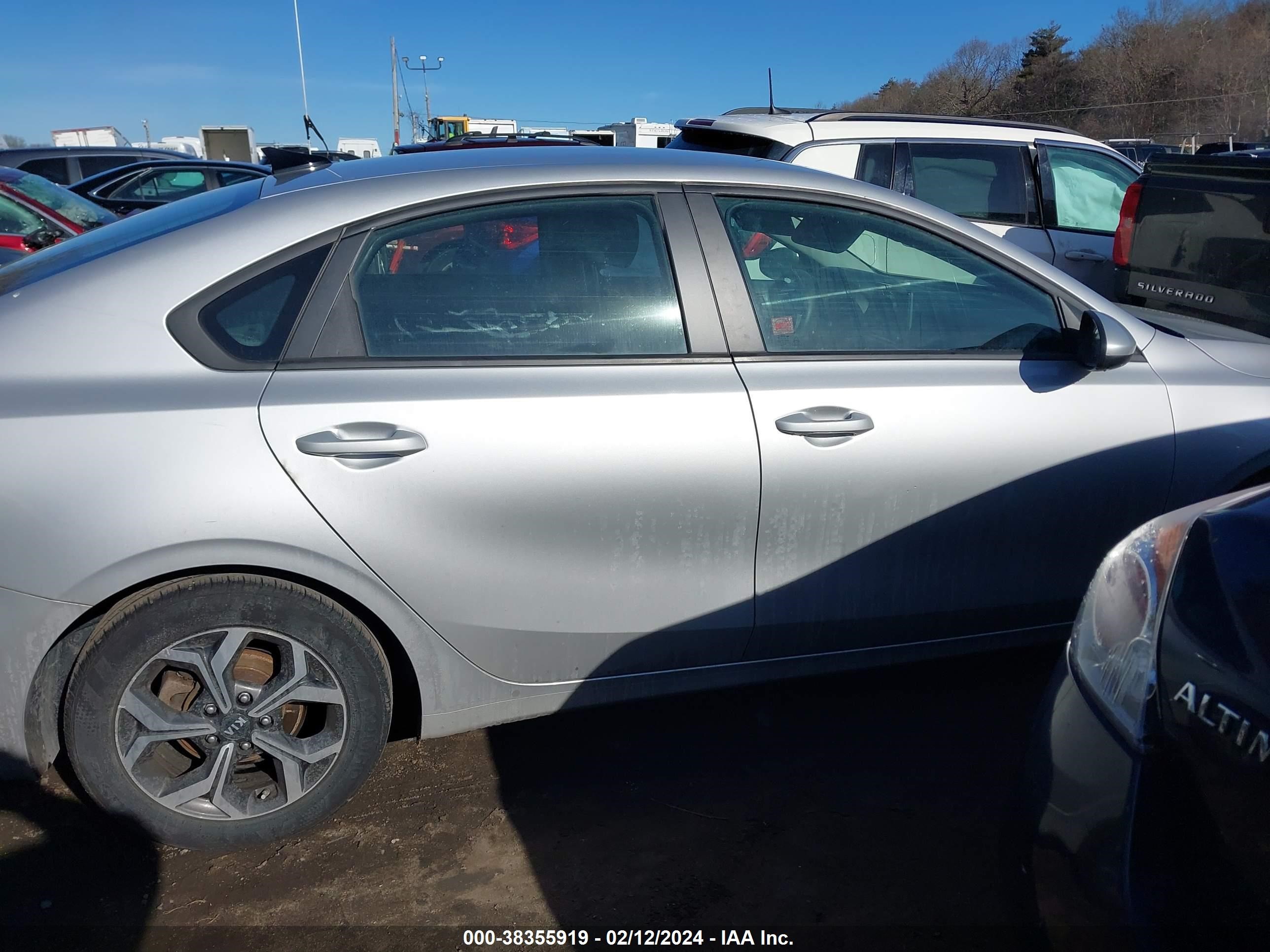 Photo 11 VIN: 3KPF24AD9KE125280 - KIA FORTE 