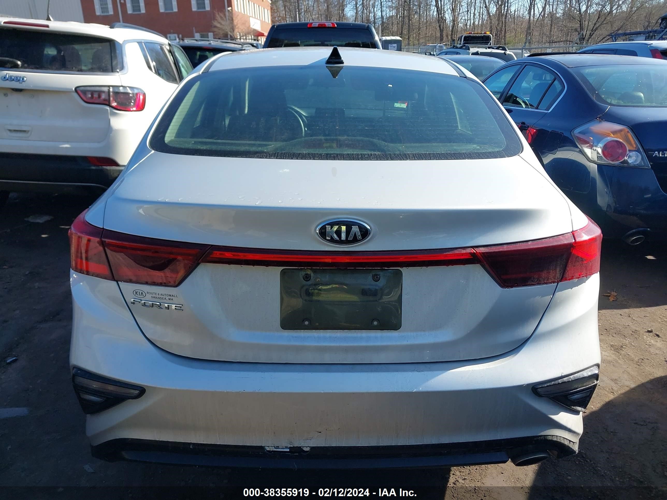 Photo 14 VIN: 3KPF24AD9KE125280 - KIA FORTE 