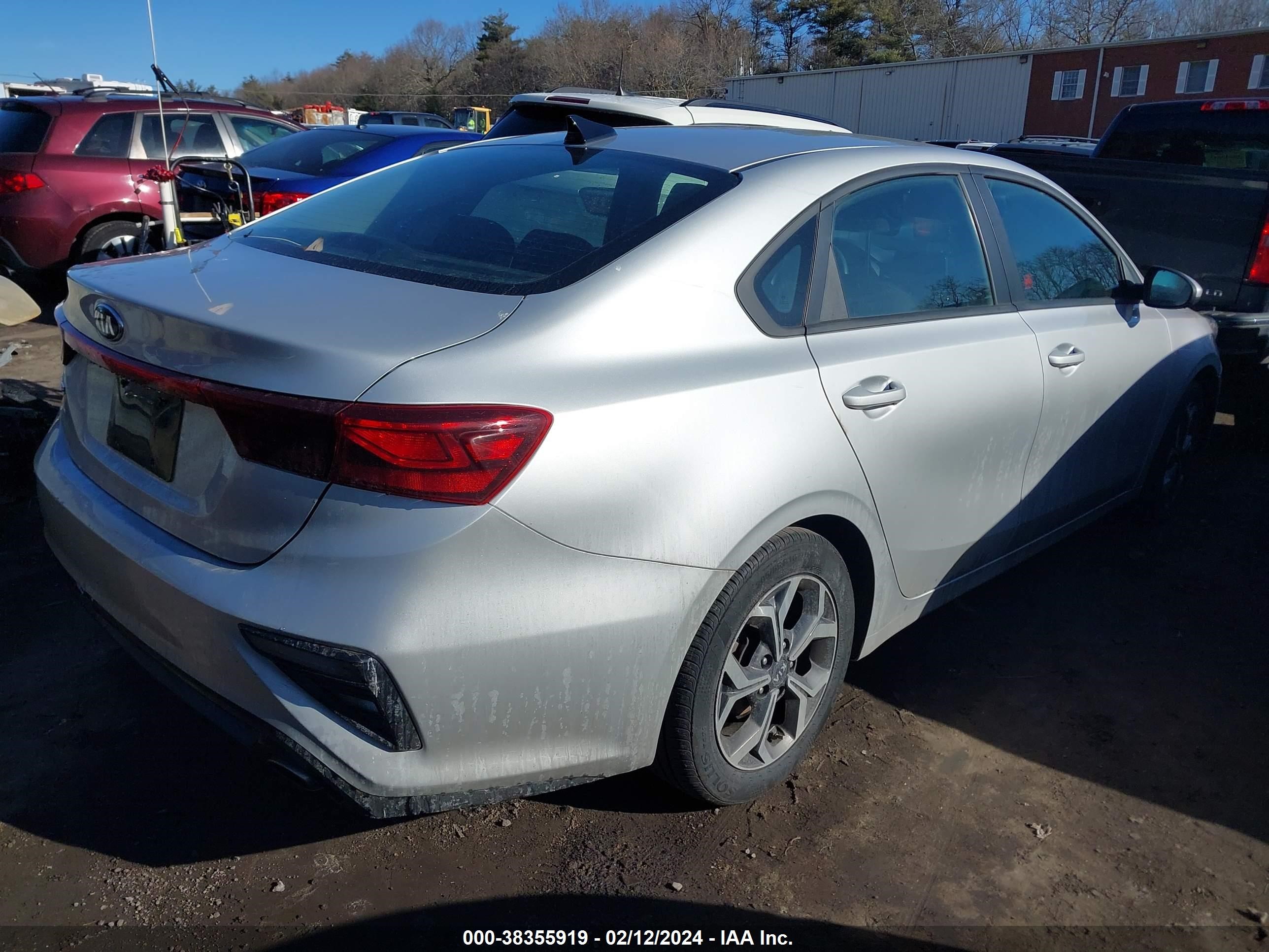 Photo 3 VIN: 3KPF24AD9KE125280 - KIA FORTE 