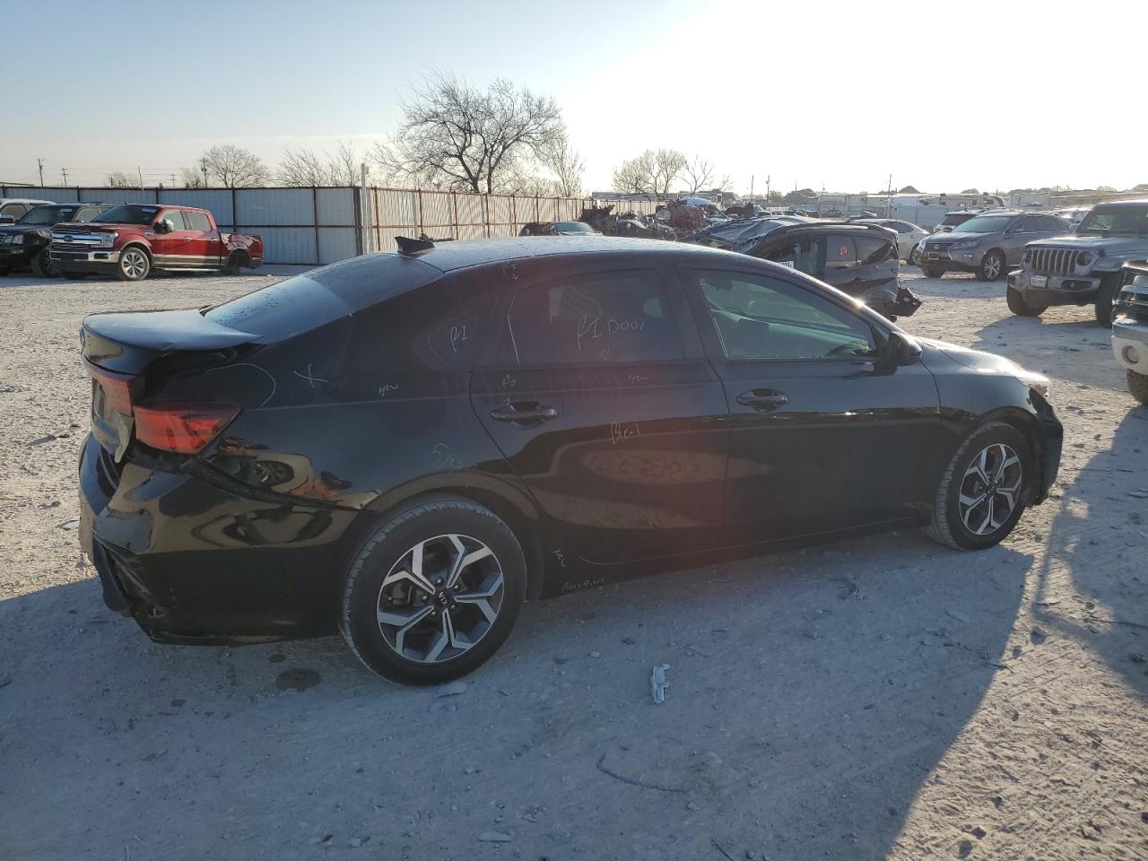 Photo 2 VIN: 3KPF24AD9KE130009 - KIA FORTE 