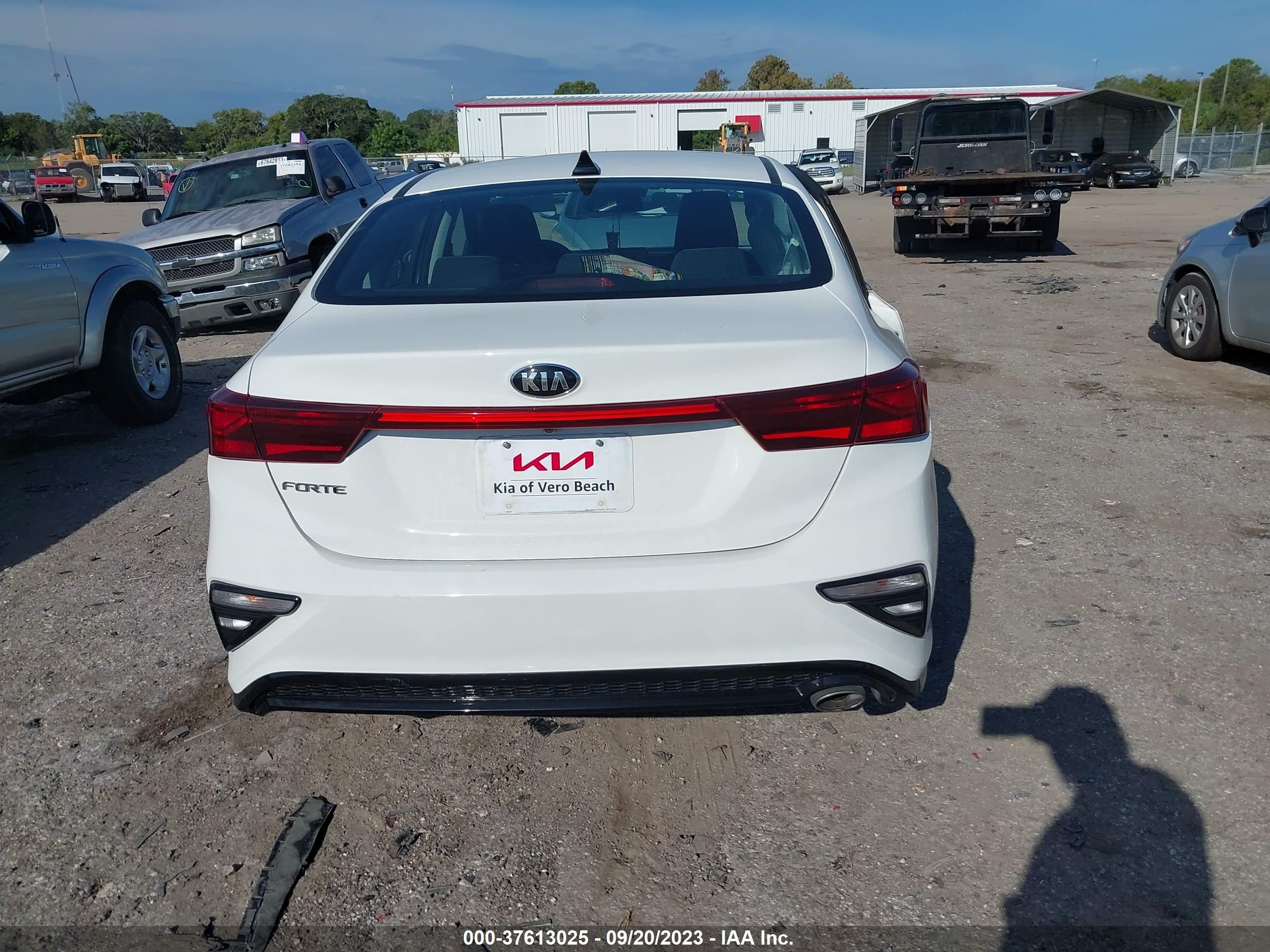 Photo 15 VIN: 3KPF24AD9LE212856 - KIA FORTE 