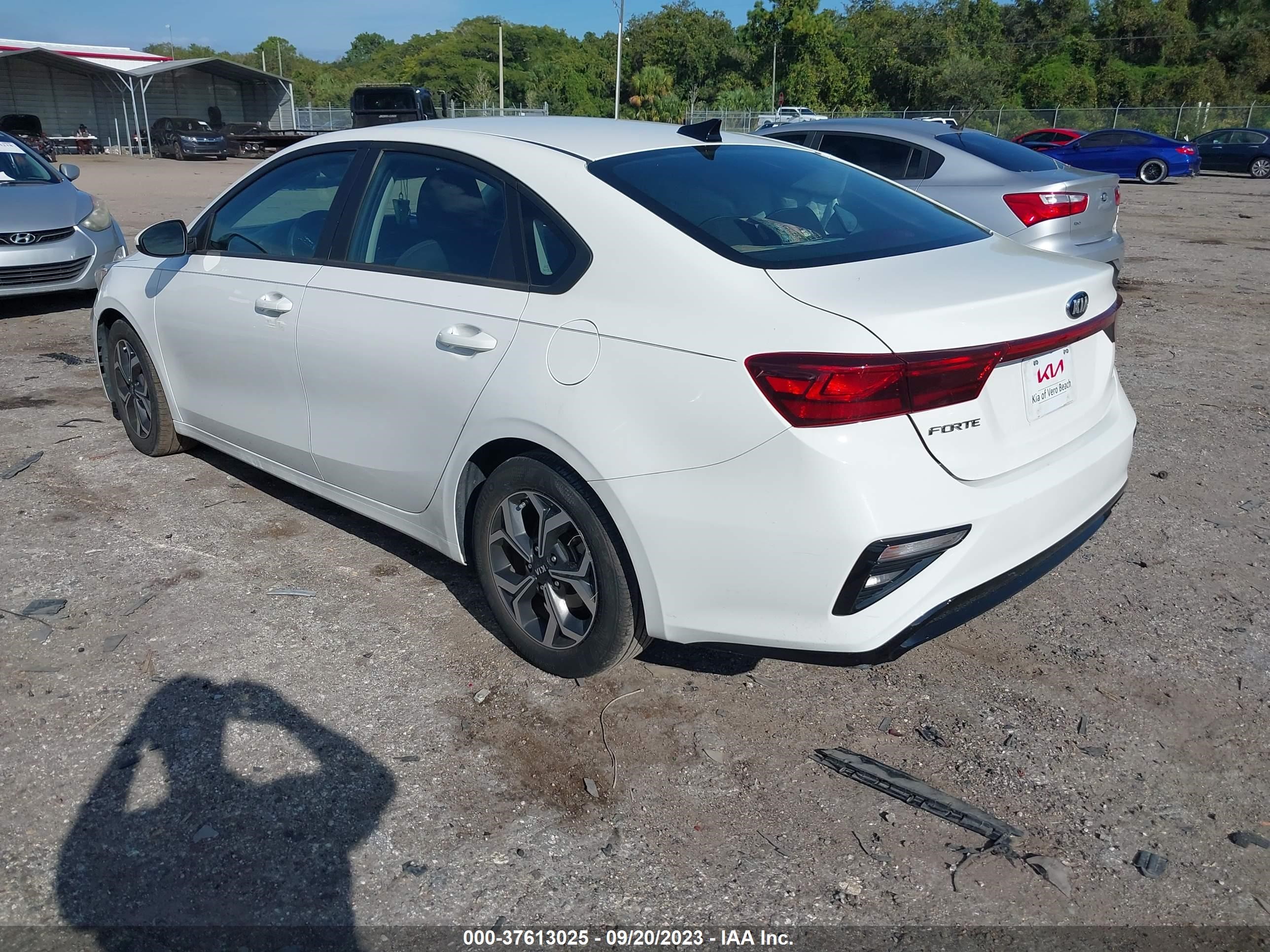 Photo 2 VIN: 3KPF24AD9LE212856 - KIA FORTE 