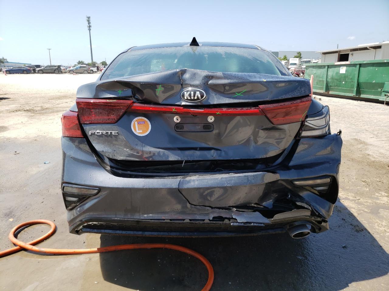 Photo 5 VIN: 3KPF24AD9ME303417 - KIA FORTE 