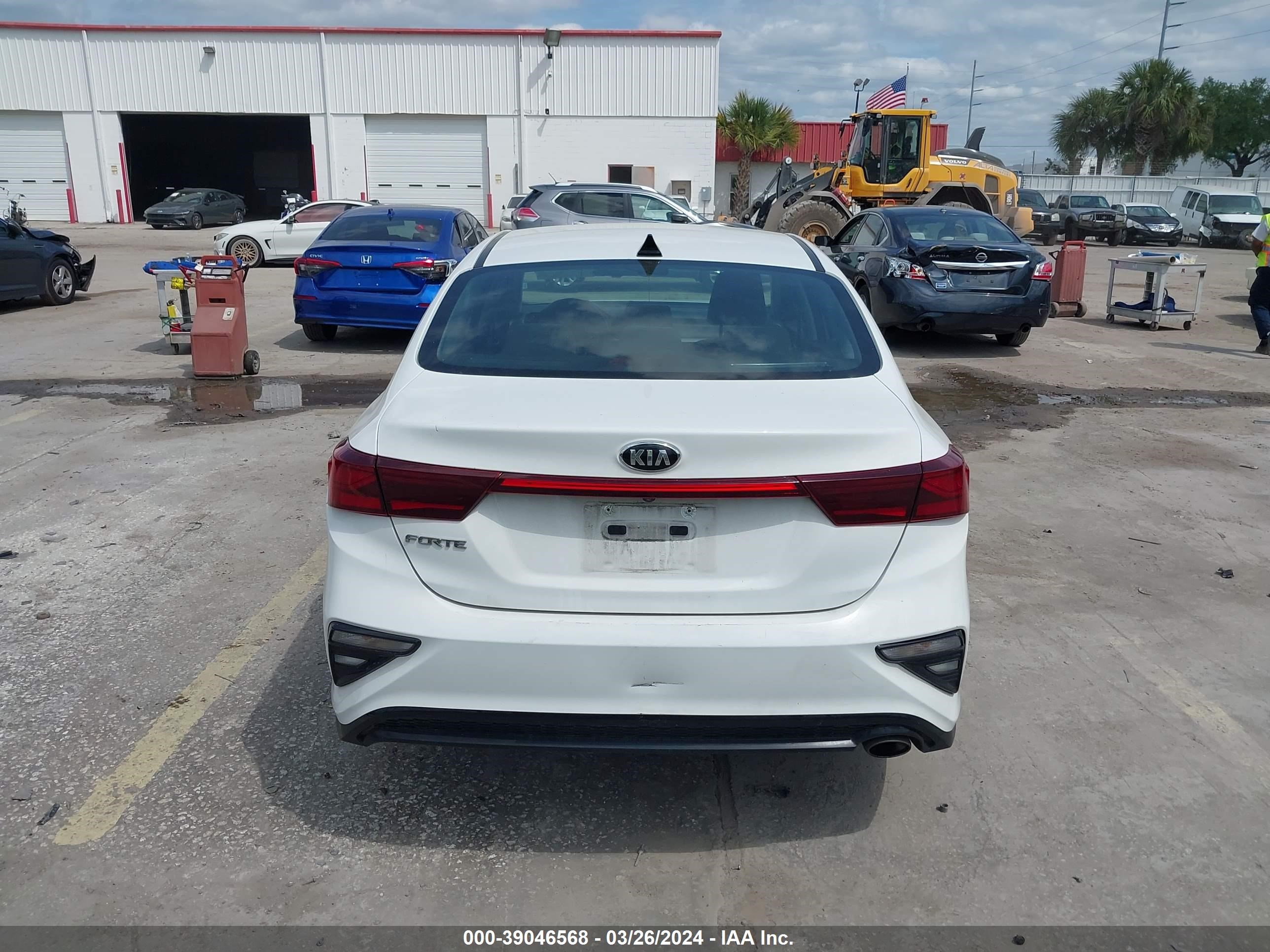 Photo 15 VIN: 3KPF24AD9ME331153 - KIA FORTE 