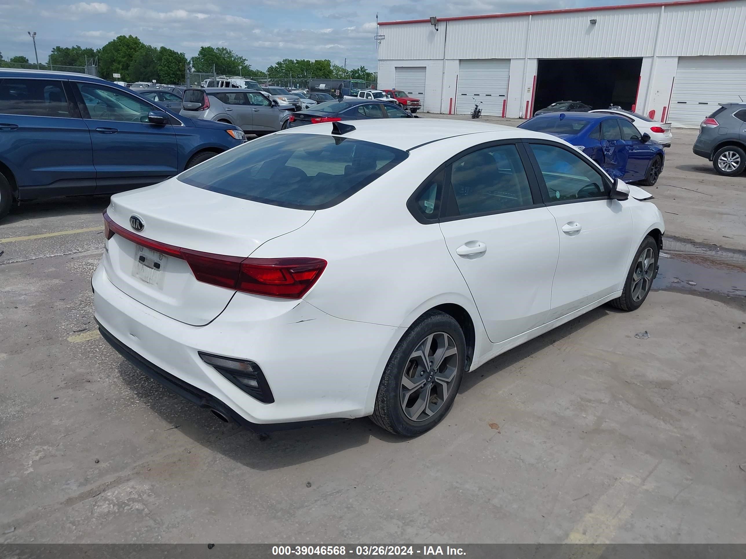 Photo 3 VIN: 3KPF24AD9ME331153 - KIA FORTE 