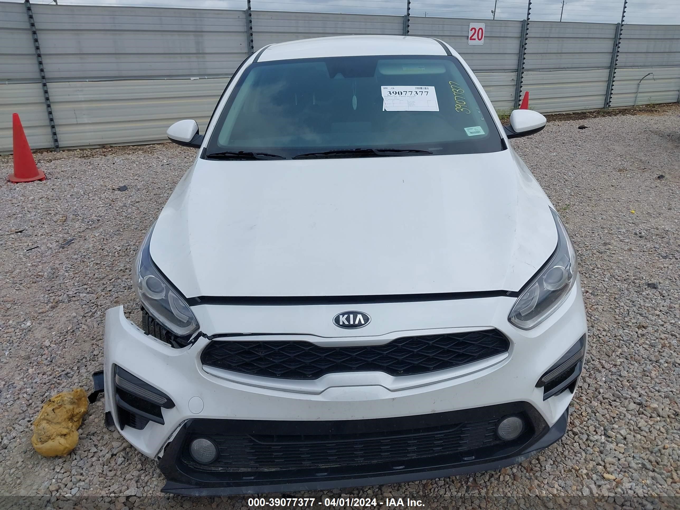 Photo 11 VIN: 3KPF24AD9ME408085 - KIA FORTE 