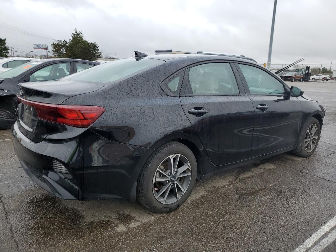 Photo 2 VIN: 3KPF24AD9NE450323 - KIA FORTE 