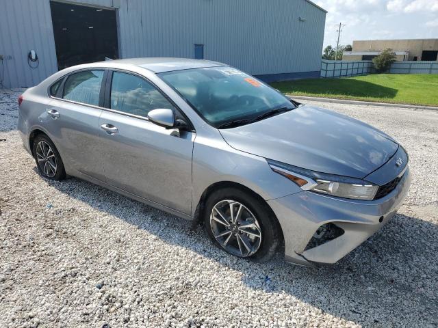 Photo 3 VIN: 3KPF24AD9PE582887 - KIA FORTE LX 