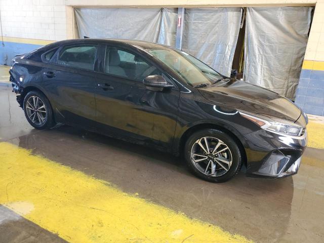 Photo 3 VIN: 3KPF24AD9PE592402 - KIA FORTE LX 