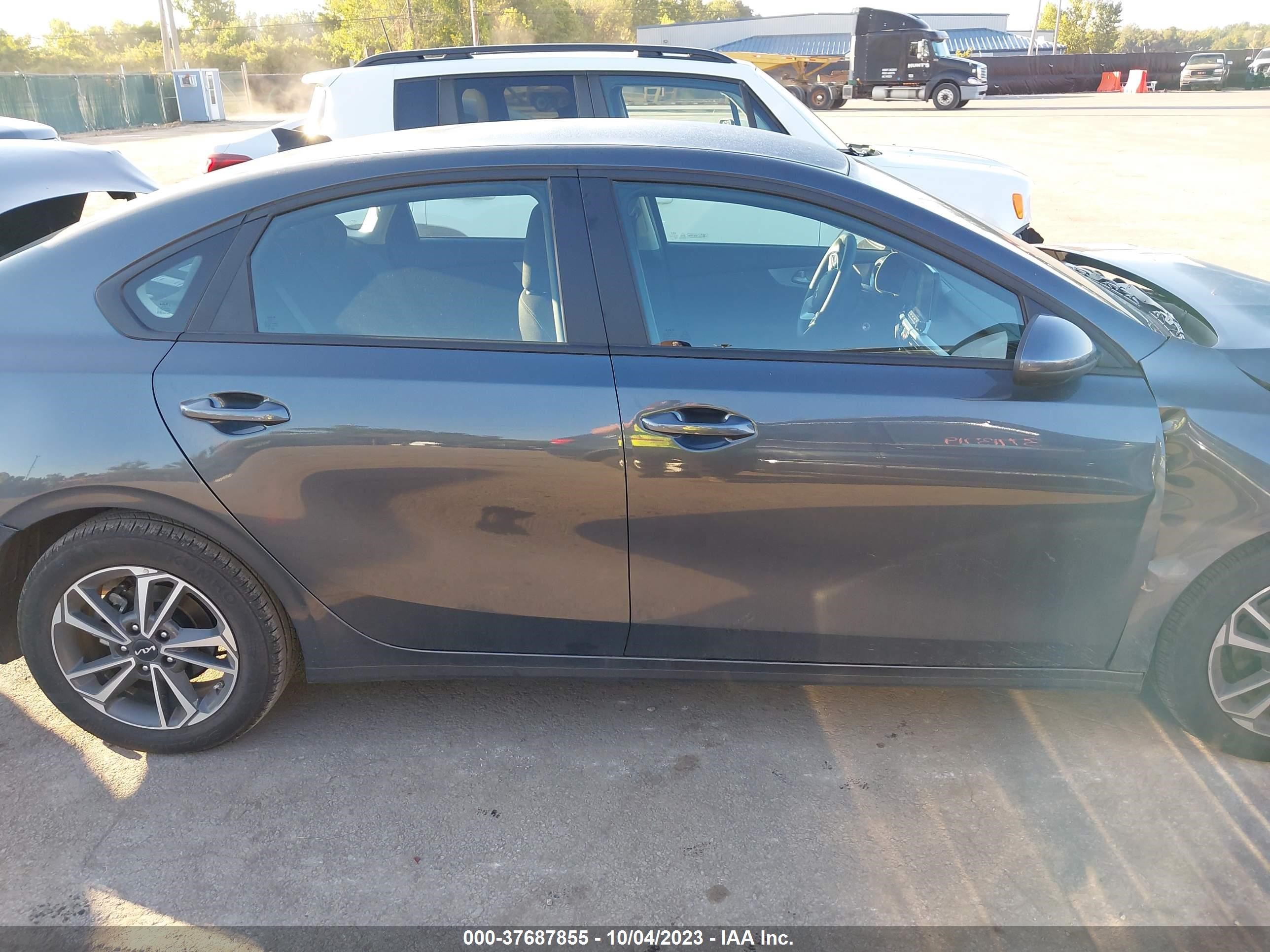 Photo 13 VIN: 3KPF24AD9PE668586 - KIA FORTE 