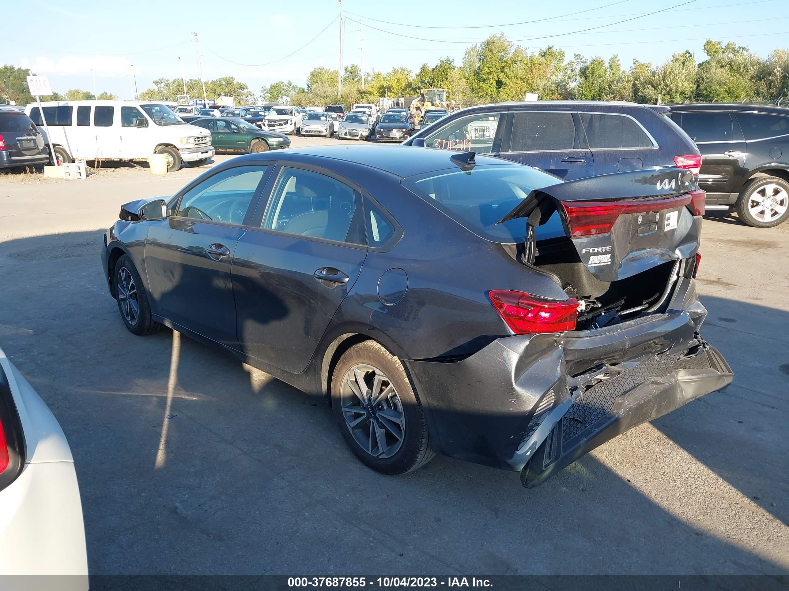 Photo 2 VIN: 3KPF24AD9PE668586 - KIA FORTE 