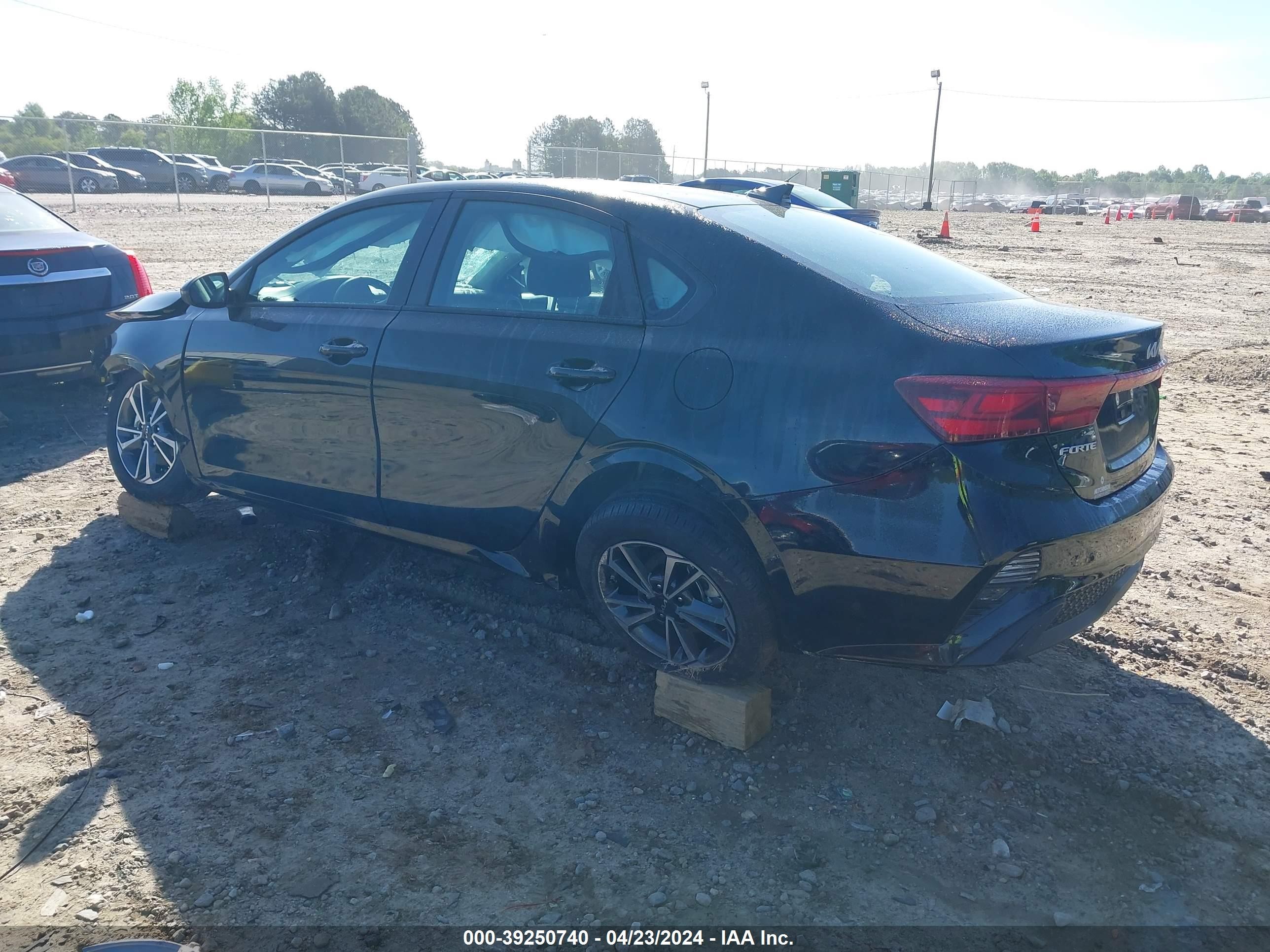 Photo 2 VIN: 3KPF24AD9RE744732 - KIA FORTE 