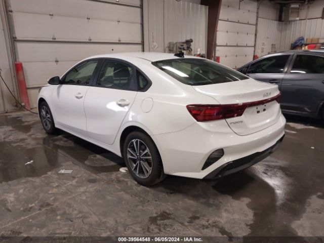 Photo 2 VIN: 3KPF24AD9RE751454 - KIA FORTE 