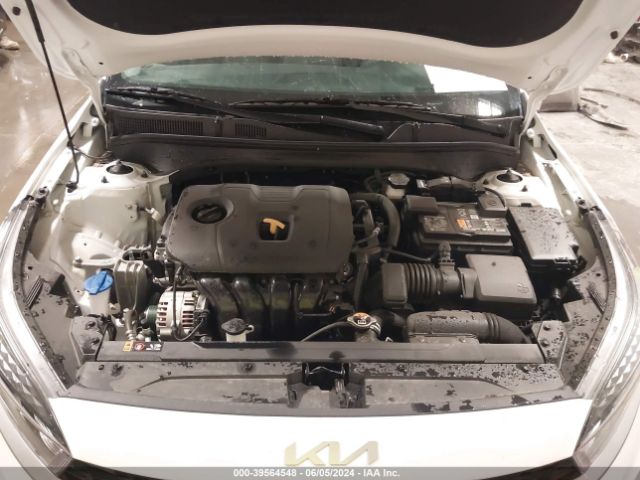 Photo 9 VIN: 3KPF24AD9RE751454 - KIA FORTE 