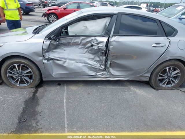 Photo 5 VIN: 3KPF24AD9RE775236 - KIA FORTE 