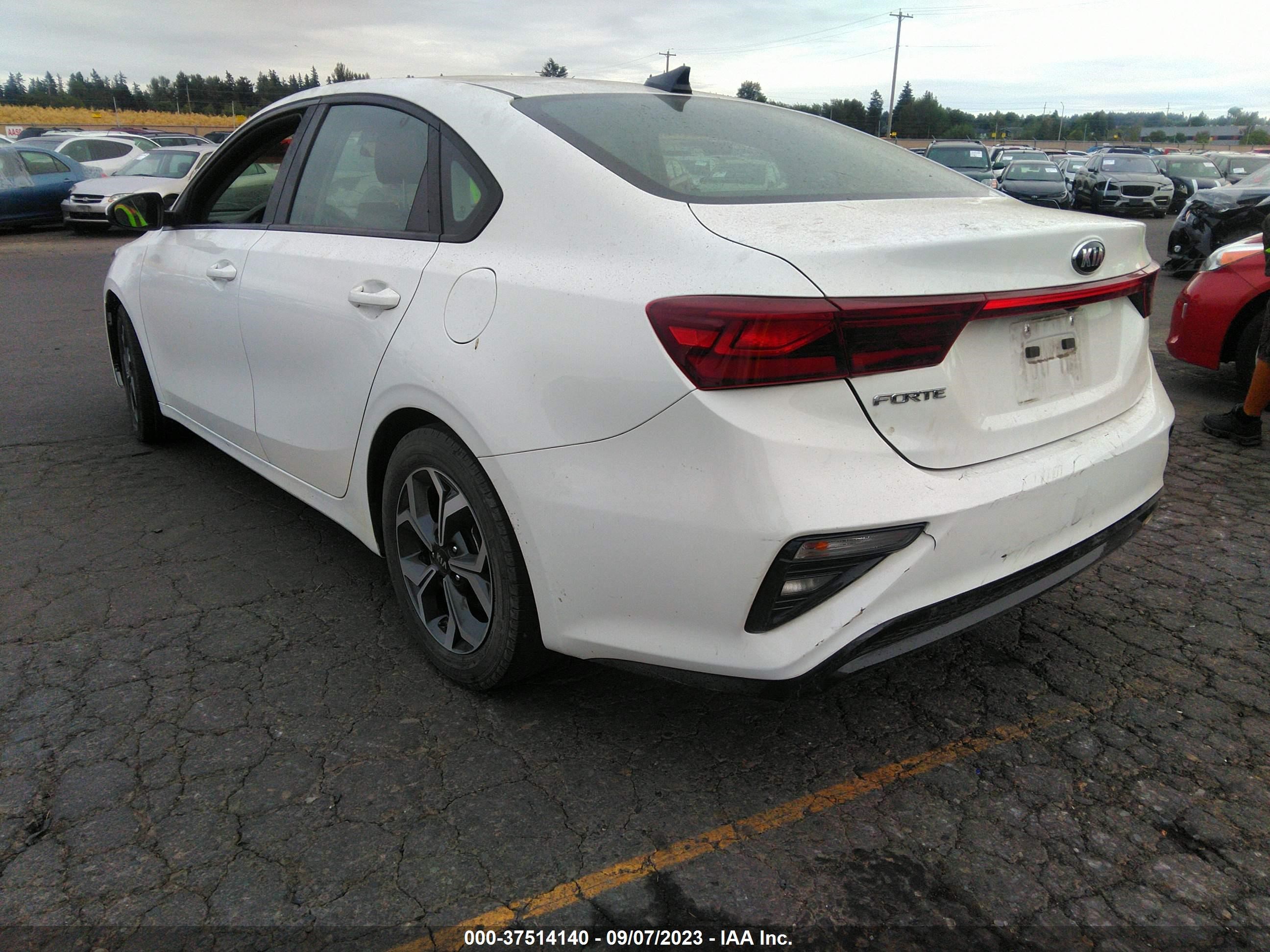 Photo 2 VIN: 3KPF24ADXKE043039 - KIA FORTE 