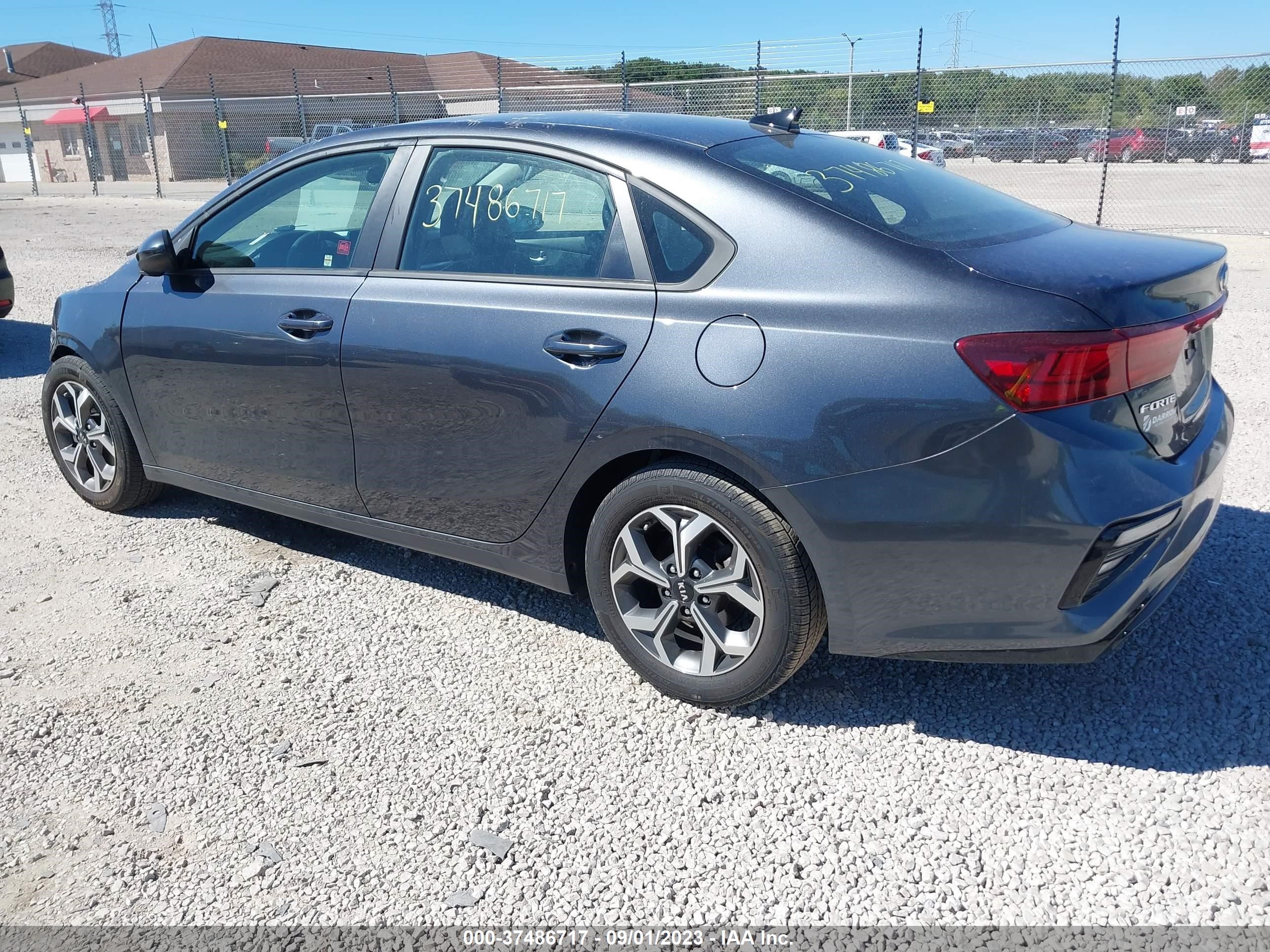 Photo 2 VIN: 3KPF24ADXKE058107 - KIA FORTE 