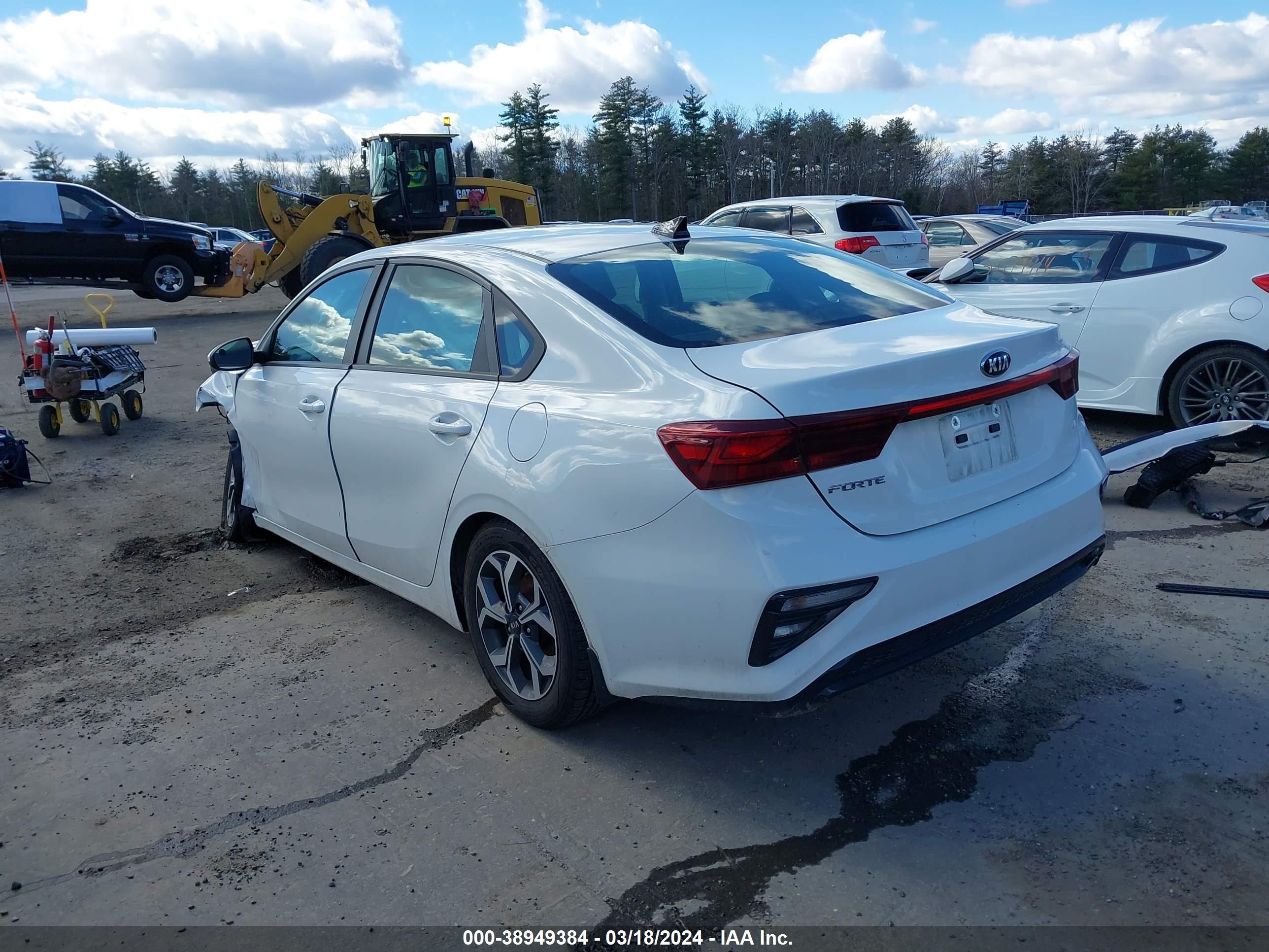 Photo 2 VIN: 3KPF24ADXKE131847 - KIA FORTE 